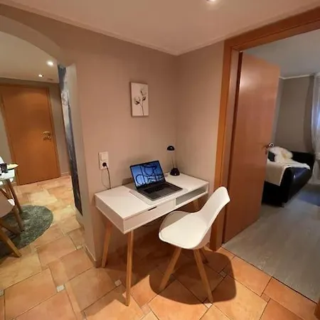 Kühles Souterrain Mit Privater Sauna Und Terrasse Apartment Duisburg