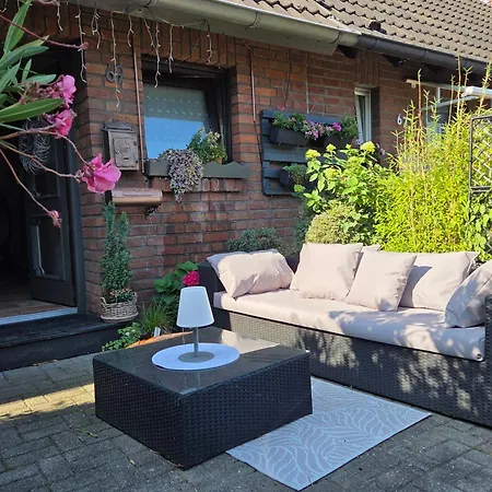 Kuehles Souterrain Mit Privater Sauna Und Terrasse Appartement *