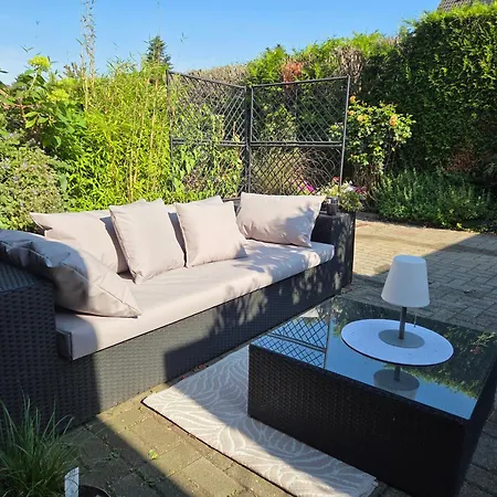 Kuehles Souterrain Mit Privater Sauna Und Terrasse Appartement Duisbourg